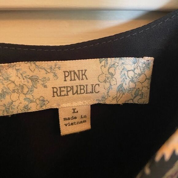 PINK Republic Black Floral Lined Swing Tank‎ Top - Picture 5 of 9